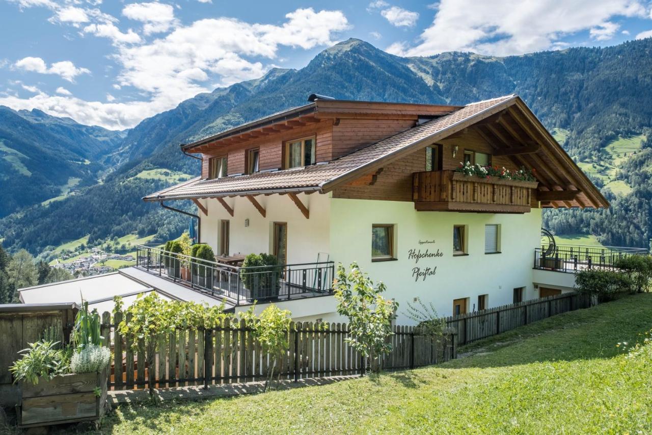 Hofschenke Pfeiftal - Bergwiese St. Martin in Passeier Exterior foto