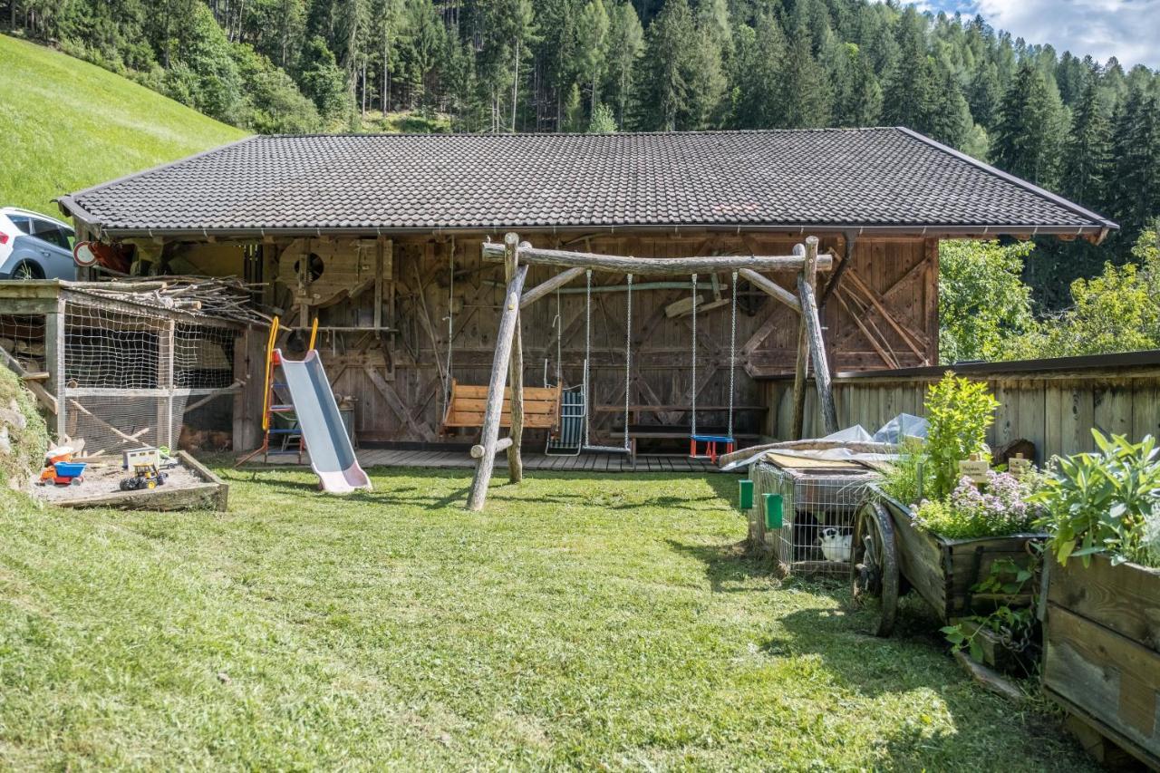 Hofschenke Pfeiftal - Bergwiese St. Martin in Passeier Exterior foto